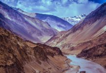पूर्वोत्तर भारत का भाषिक परिदृश्य और हिंदी का भविष्य mountain and body of water painting