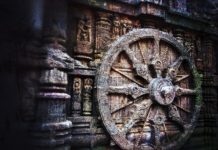 ‘काल खड़ा सिर ऊपरे’: आज के संदर्भ में कबीर brown carriage wheel